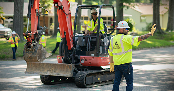 Virginia Natural Gas workers